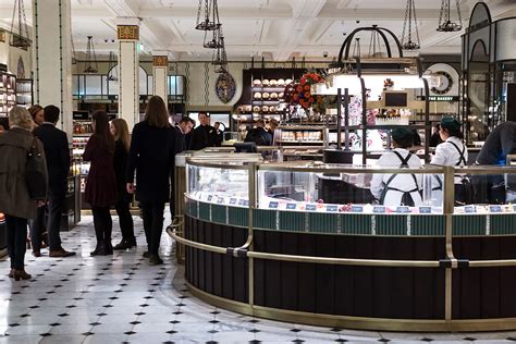 harrods restaurants and cafes.